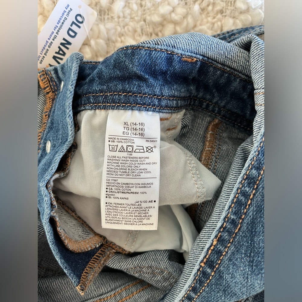 ✨NWT✨Old Navy. Medium Distressed Wash Jean Denim Overalls. Size Girls XL. - Picture 14 of 14